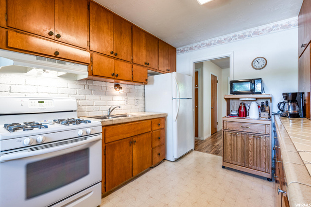2752 S 100 W, Bountiful, UT 84010 — photo 8
