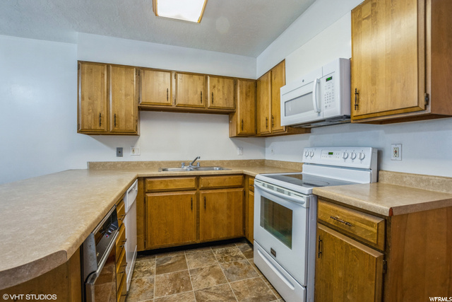 636 E 6870 S, Midvale, UT 84047 — photo 5