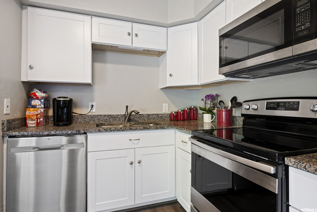 698 E Oquirrh Ave, Tooele, UT 84074 — photo 10