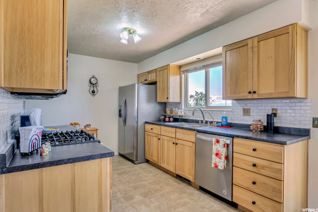 2419 N 2550 E, Layton, UT 84040 — photo 9