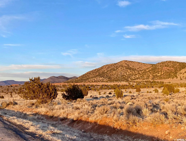 5585 Bench Rd, Enterprise, UT 84725