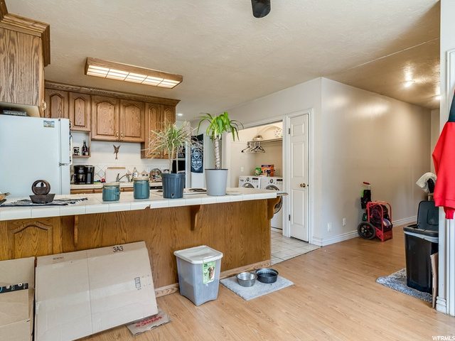 house 2 kitchen