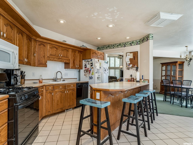 house 1 kitchen