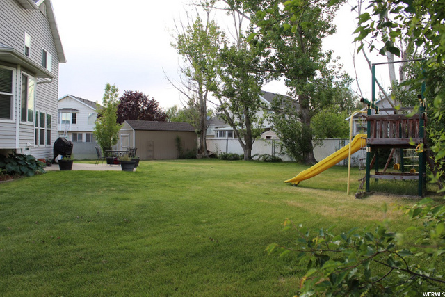 642 W Kit Carson Cir N, Centerville, UT 84014 — photo 8