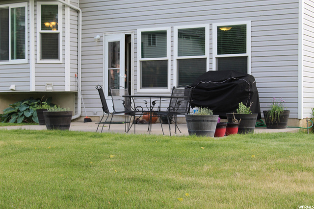 642 W Kit Carson Cir N, Centerville, UT 84014 — photo 5