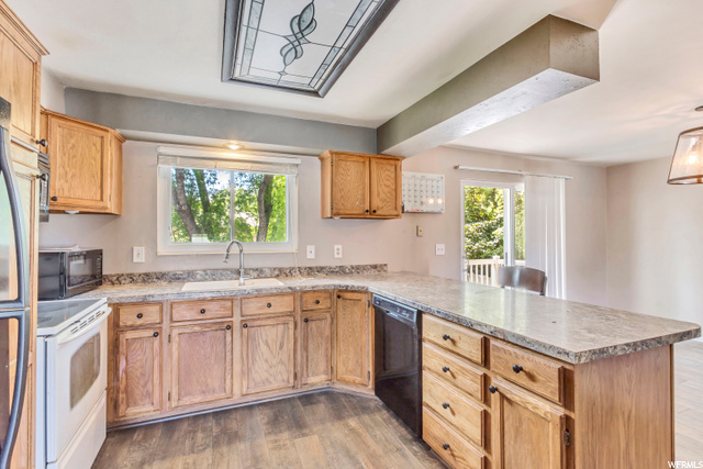 888 E 7945 S, Sandy, UT 84094 — photo 7