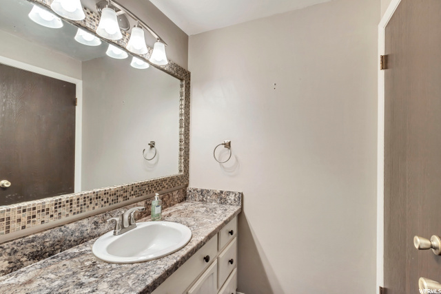 888 E 7945 S, Sandy, UT 84094 — photo 10