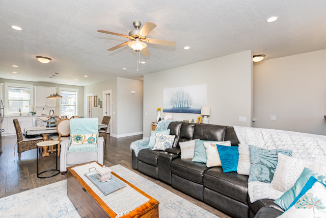 10449 S Beetdigger Blvd E, Sandy, UT 84070 — photo 9