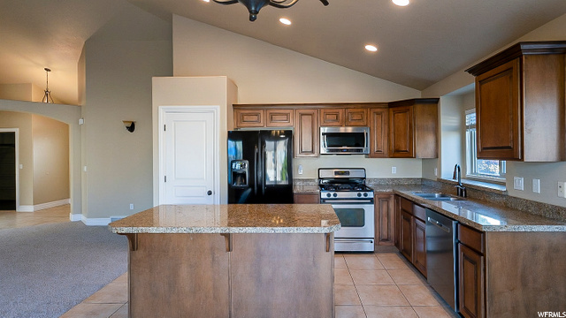 2368 N Cranefield Rd, Clearfield, UT 84015 — photo 4