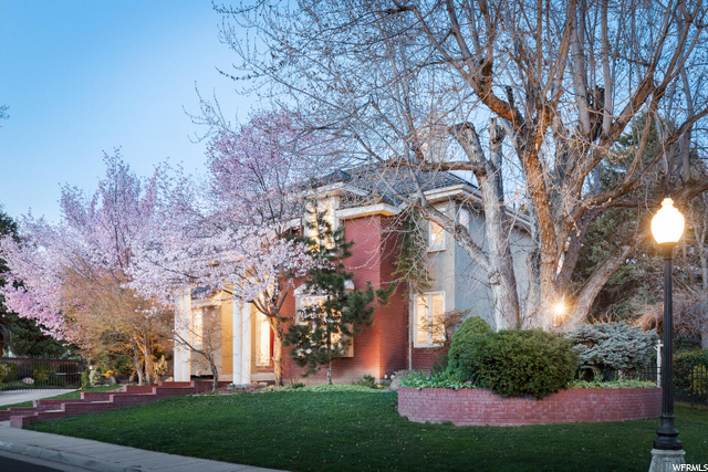 6127 S New Haven Dr, Salt Lake City, UT 84121