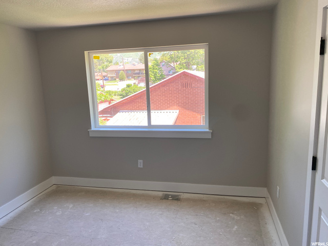 250 E 5000 S, Washington Terrace, UT 84405 — photo 12