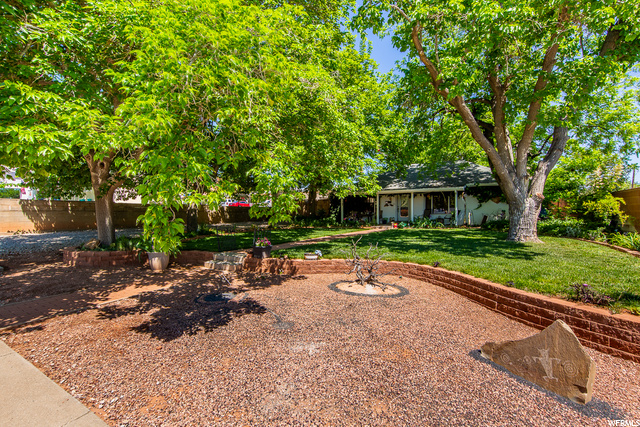 35 S 300 E, St. George, UT 84770 — photo 6