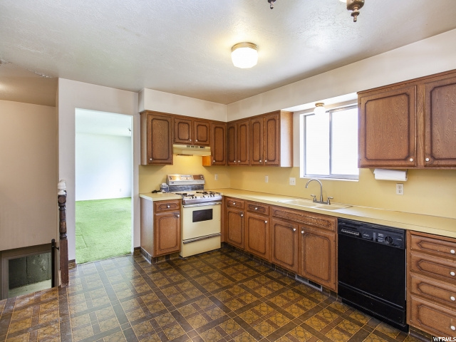 1024 E 825 N, Layton, UT 84040 — photo 4