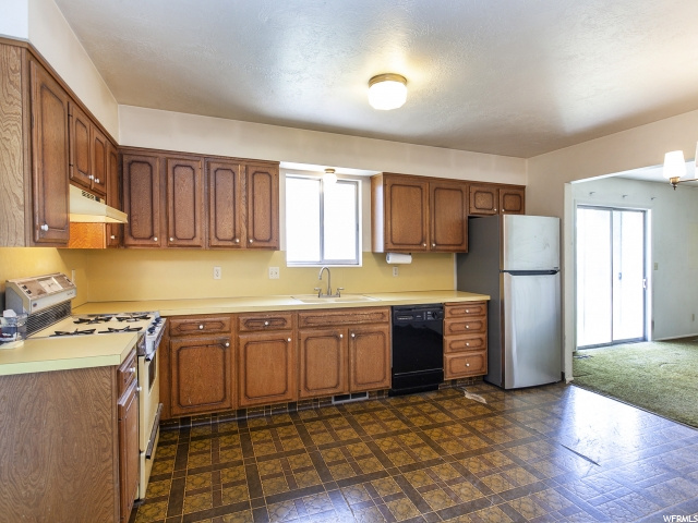 1024 E 825 N, Layton, UT 84040 — photo 3