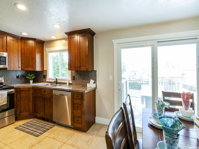 317 W 2300 S, Clearfield, UT 84015 — photo 8