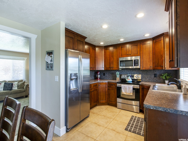 317 W 2300 S, Clearfield, UT 84015 — photo 7