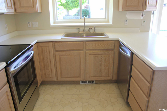 1460 N 1100 E, Layton, UT 84040 — photo 4