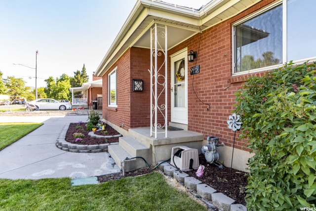 995 N 600 E, Bountiful, UT 84010 — photo 2