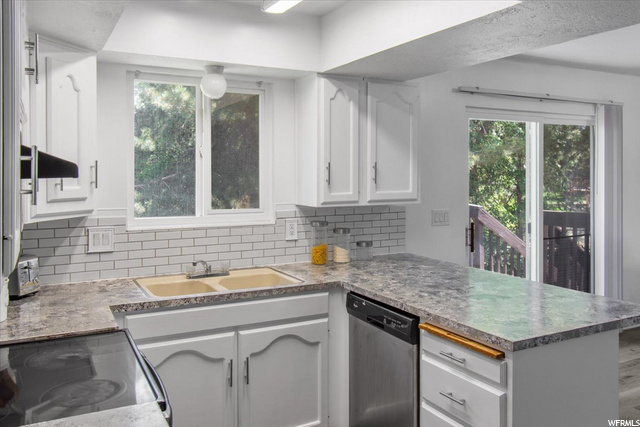2816 W 6050 S, Roy, UT 84067 — photo 8