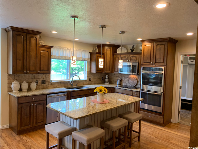 1123 E Charlais Dr, Fruit Heights, UT 84037 — photo 11