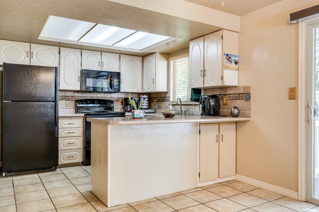 6043 S 2900 W, Roy, UT 84067 — photo 7