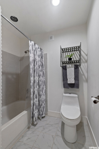 2nd Bath Upstairs