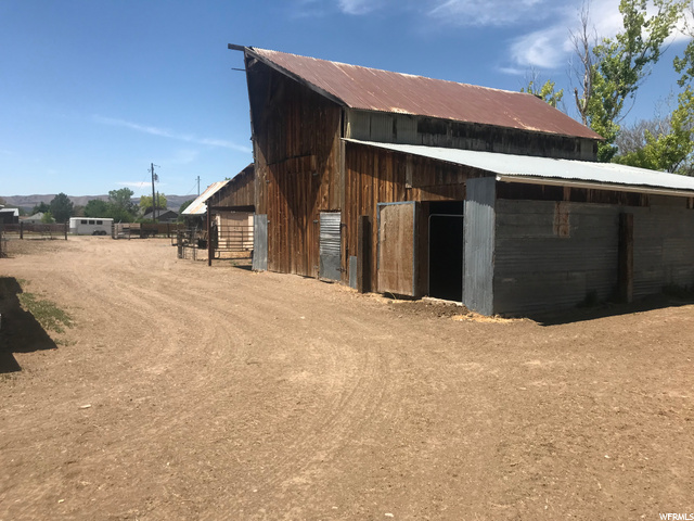 638 N 300 E, Nephi, UT 84648 — photo 8