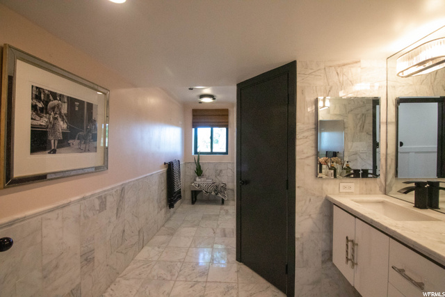 Second dual vanity bathroom.