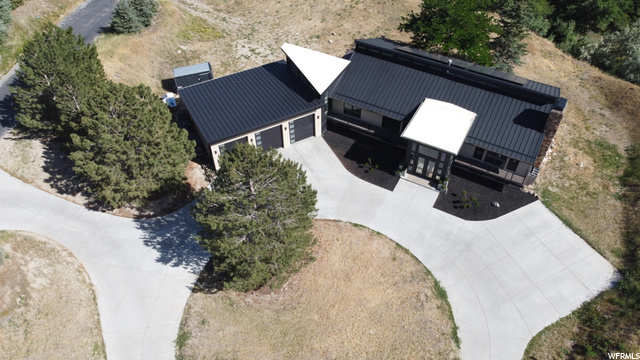 Aerial view circular driveway.