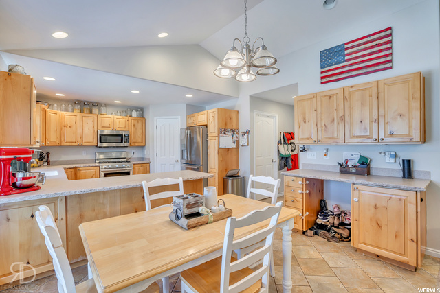 748 S 600 E, Layton, UT 84041 — photo 5