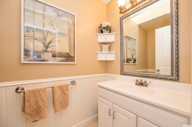 10235 S Vilas Dr E, Sandy, UT 84092 — photo 10