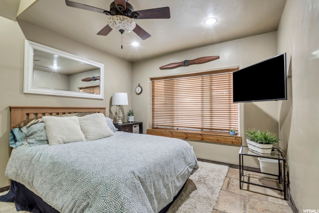 Guest bedroom