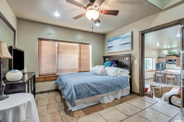 Guest bedroom