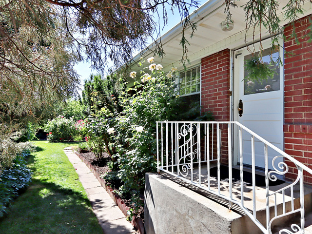 2574 S Swanner Pl E, Ogden, UT 84401 — photo 2
