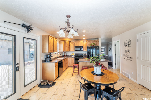 899 S 2050 W, Vernal, UT 84078 — photo 2