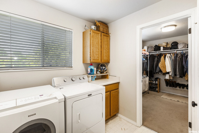 Laundry/storage room