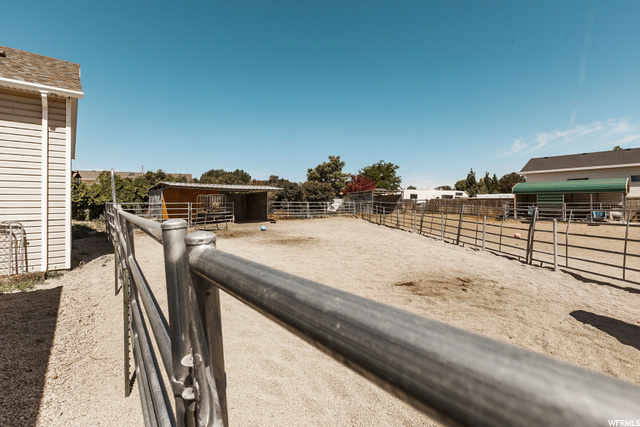 Horse area with stall