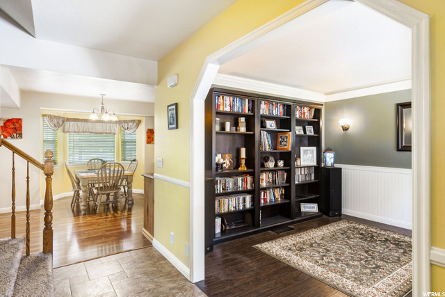 Entry into kitchen