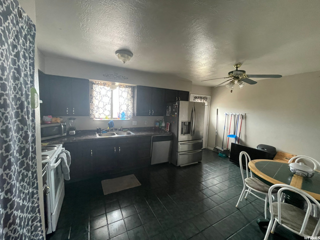 581 E Main S, Grantsville, UT 84029 — photo 6