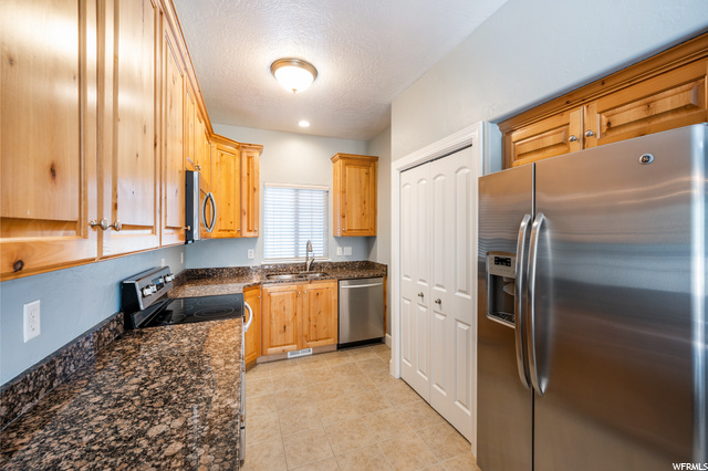 582 E Normandy Loop Ln, Draper, UT 84020 — photo 9