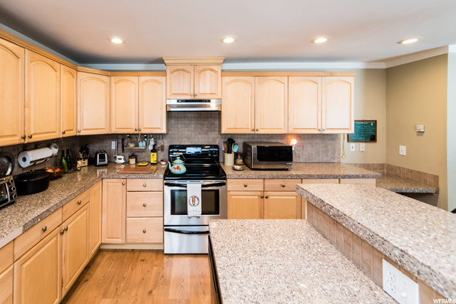 187 N 100 W, Hyrum, UT 84319 — photo 12