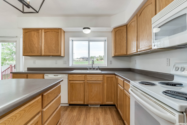 339 E 1625 N, Layton, UT 84041 — photo 7