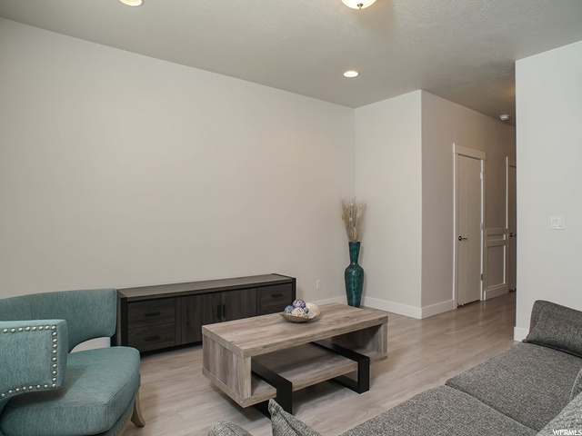 324 S 600 W, Centerville, UT 84014 — photo 4