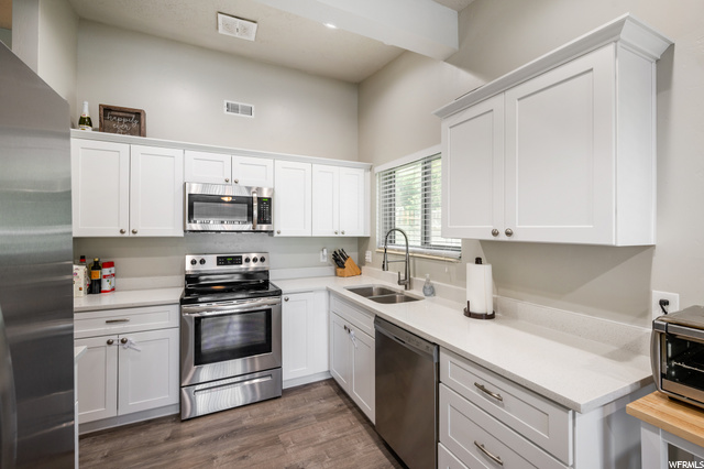 5560 S 235 E, Murray, UT 84107 — photo 11