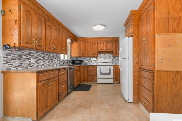 809 W 4100 S, Bountiful, UT 84010 — photo 11