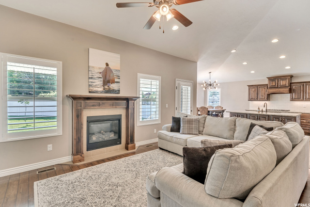 926 N 1250 E, Layton, UT 84040 — photo 9
