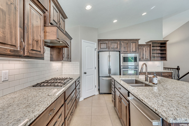 926 N 1250 E, Layton, UT 84040 — photo 8