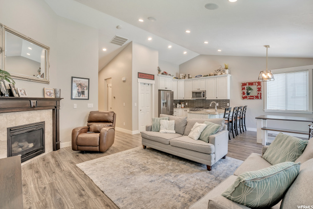 527 E 9270 S, Sandy, UT 84070 — photo 4