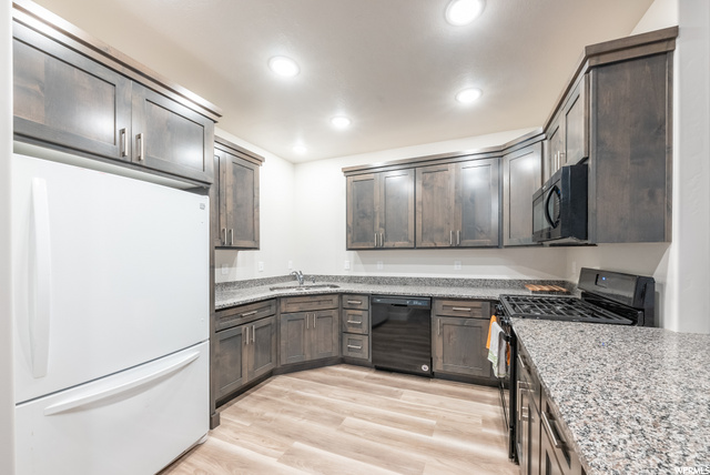 180 W 1575 N #104, Logan, UT 84341 — photo 5