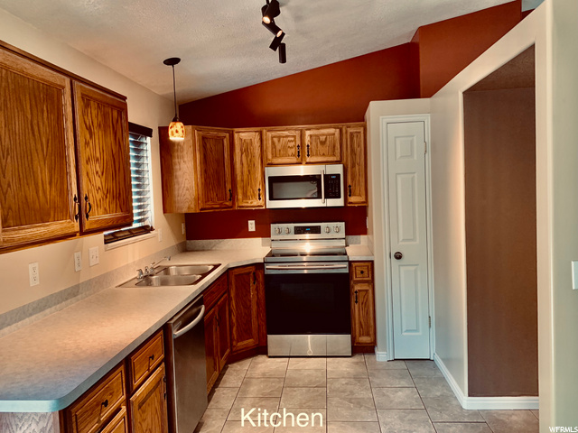 443 Meadowbrook Dr, Ogden, UT 84404 — photo 2